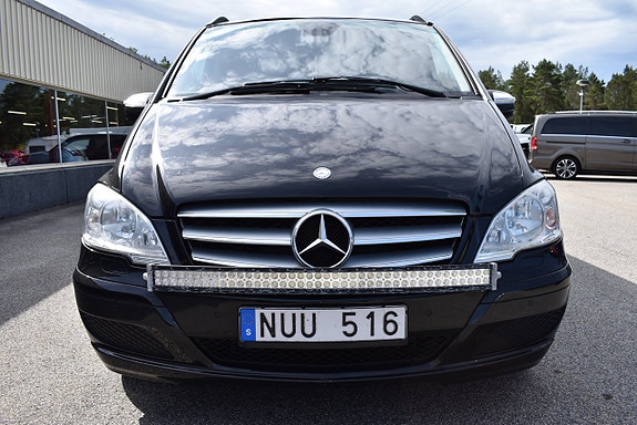 Mercedes-Benz Viano 2 of 5