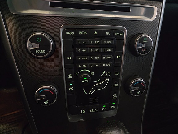 Volvo XC60 8 of 11