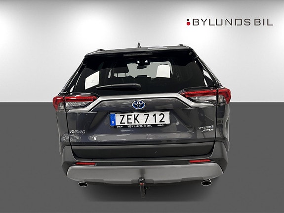 Toyota RAV4 5 of 5