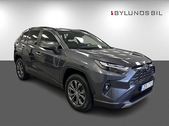 Toyota RAV4 3 of 5