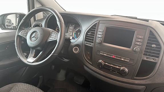 Mercedes-Benz eVito 112 4 of 5