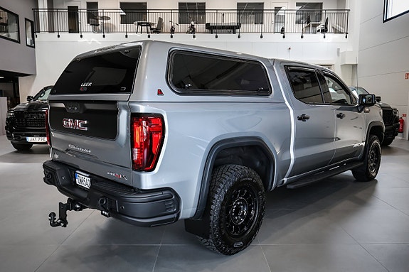 GMC Sierra 4 of 5