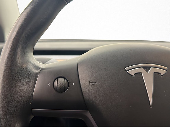 Tesla Model 3 16 of 30