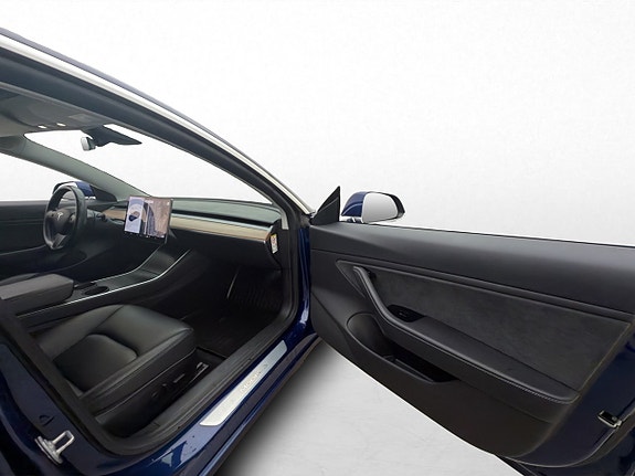 Tesla Model 3 19 of 30
