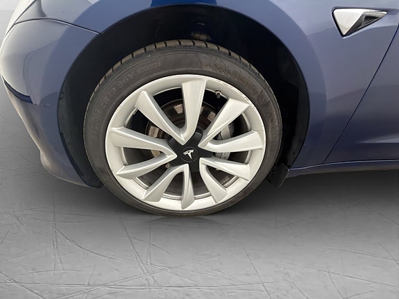 Tesla Model 3 30 of 30