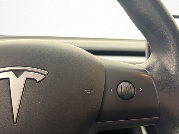 Tesla Model 3 18 of 30