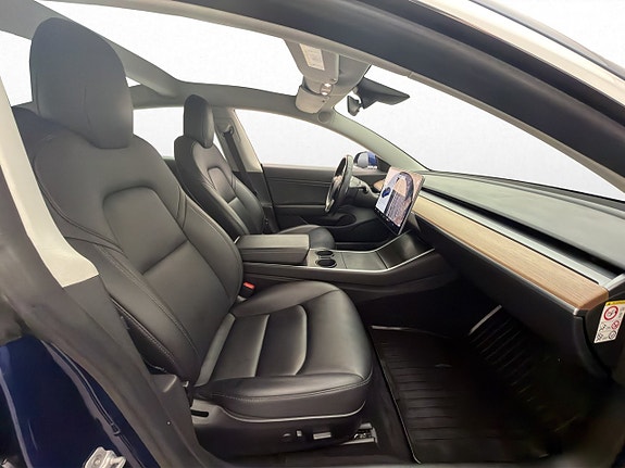 Tesla Model 3 17 of 30