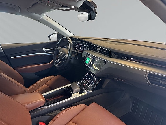 Audi Q8 6 of 9