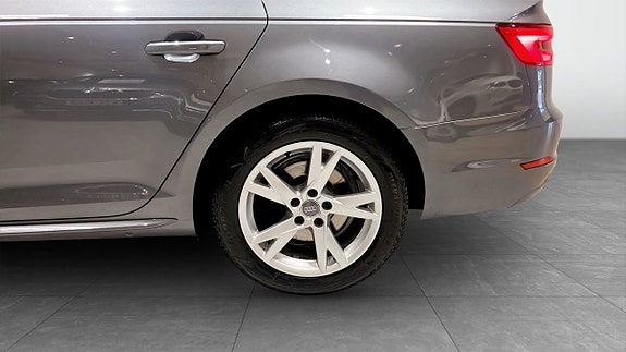 Audi A4 6 of 12
