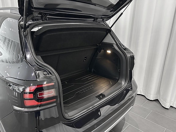 Volkswagen T-Cross 4 of 5