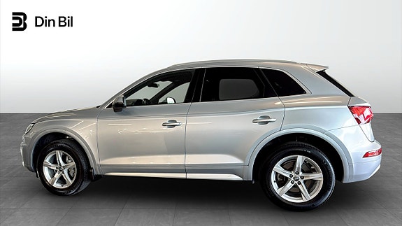 Audi Q5 2 of 18