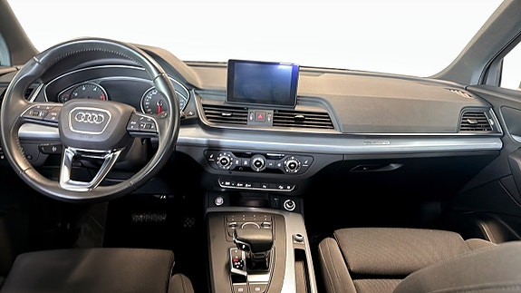 Audi Q5 10 of 18