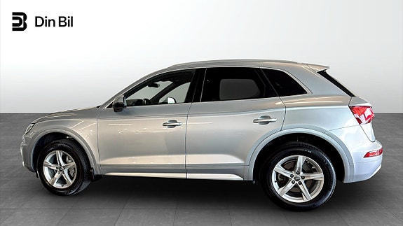 Audi Q5 2 of 18