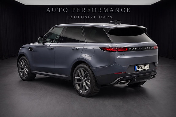Land Rover Range Rover Sport 3 of 5