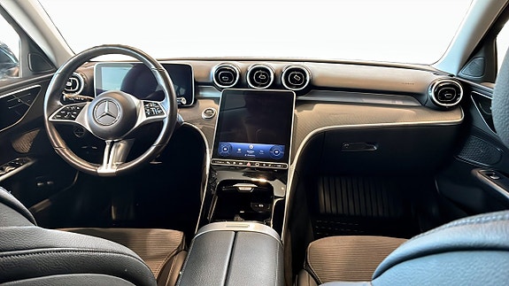 Mercedes-Benz C300 e 4 of 5