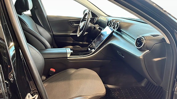 Mercedes-Benz C300 e 3 of 5