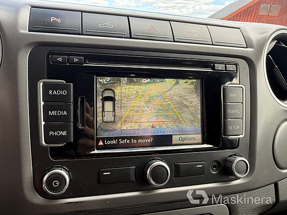 Volkswagen Amarok 8 of 11