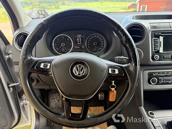 Volkswagen Amarok 9 of 11
