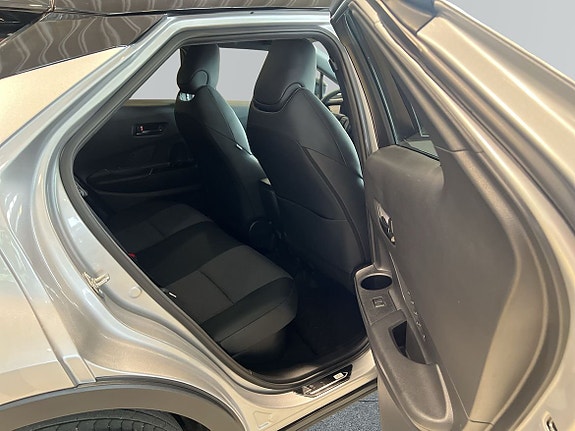 Toyota C-HR 7 of 23