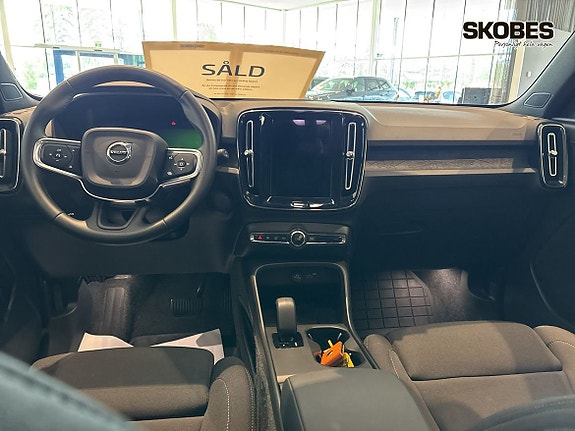 Volvo EX40 10 of 24