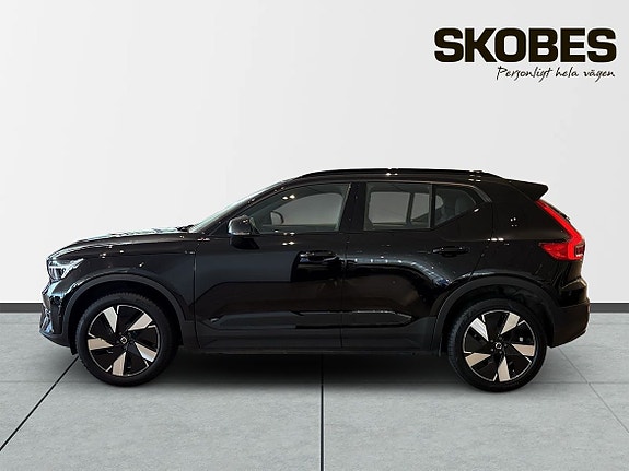Volvo EX40 9 of 24