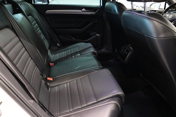 Volkswagen Passat 13 of 27