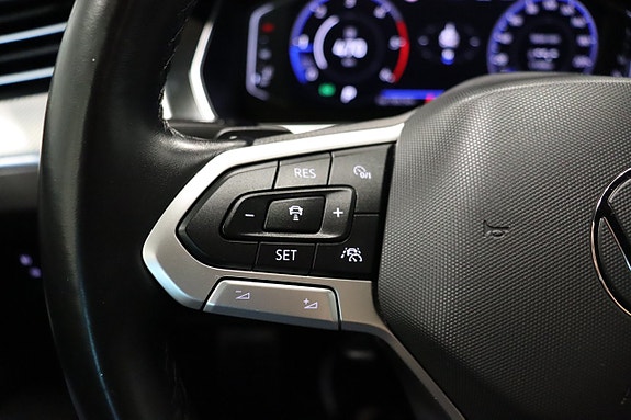 Volkswagen Passat 17 of 27