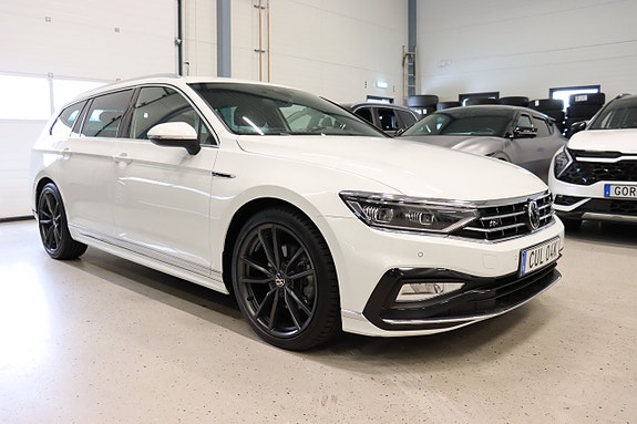 Volkswagen Passat 2 of 27