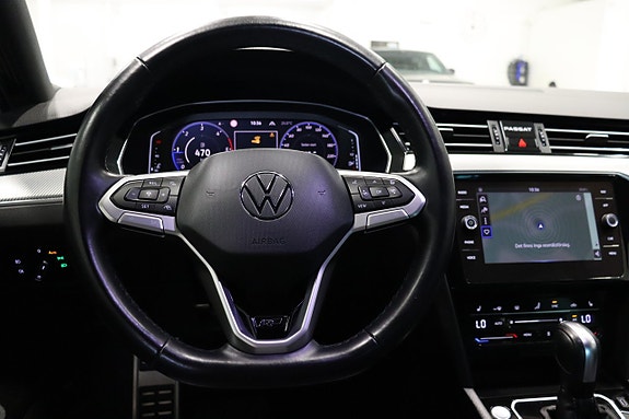 Volkswagen Passat 15 of 27