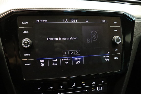 Volkswagen Passat 19 of 27