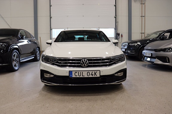 Volkswagen Passat 3 of 27