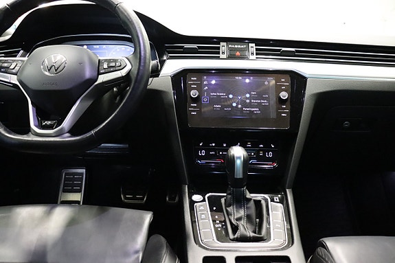 Volkswagen Passat 16 of 27