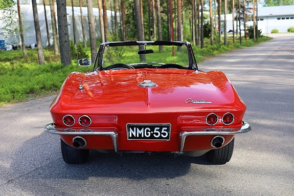 Chevrolet Corvette 5 of 5