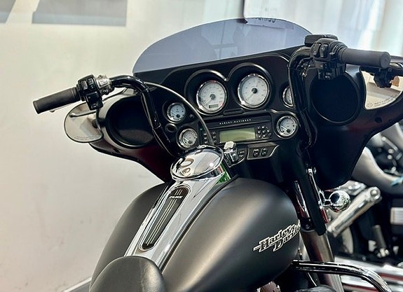Harley-Davidson FLHX Street Glide 103 5 of 5