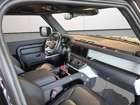 Land Rover Defender 90 15 of 24