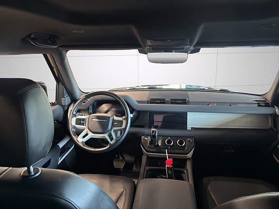 Land Rover Defender 90 13 of 24