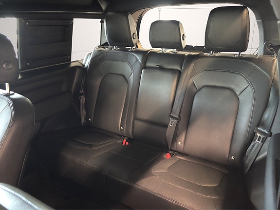 Land Rover Defender 90 12 of 24