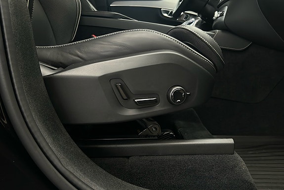Volvo XC90 23 of 30
