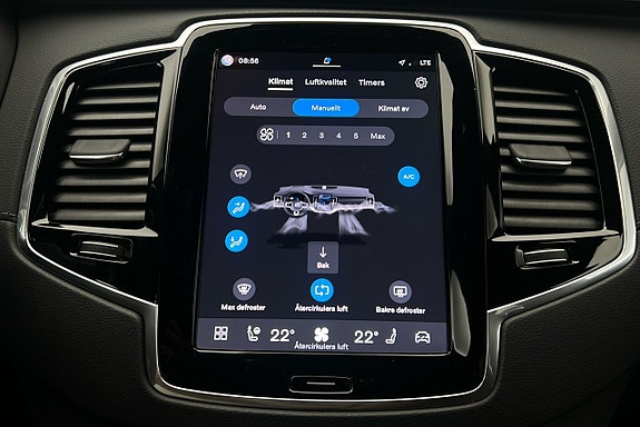 Volvo XC90 26 of 30