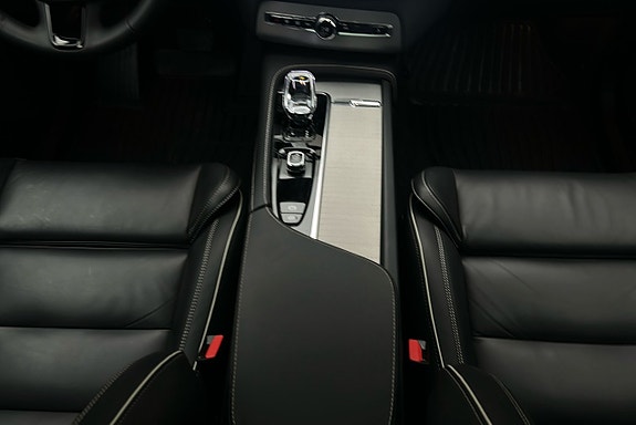 Volvo XC90 9 of 30