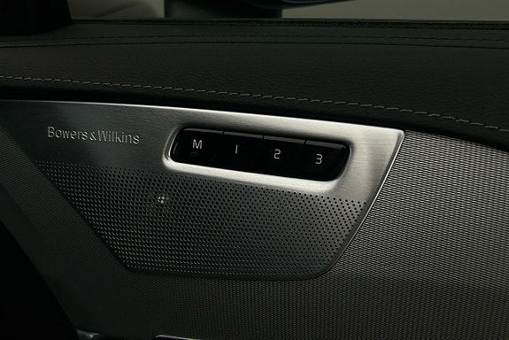 Volvo XC90 24 of 30