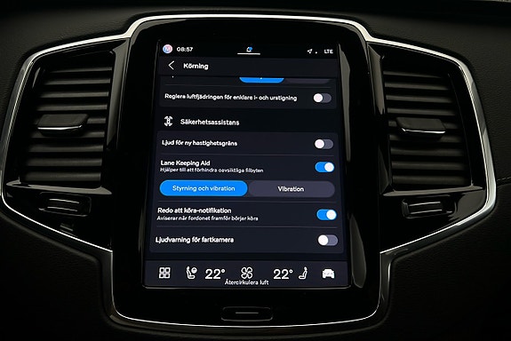 Volvo XC90 30 of 30