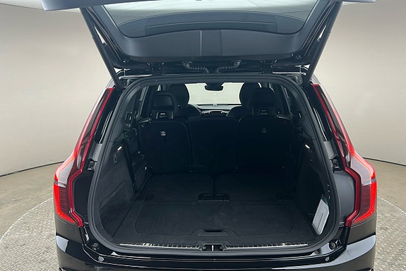 Volvo XC90 16 of 30