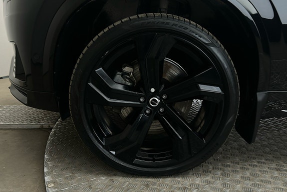 Volvo XC90 12 of 30