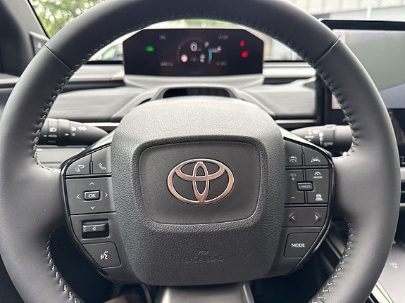 Toyota C-HR+ 17 of 18