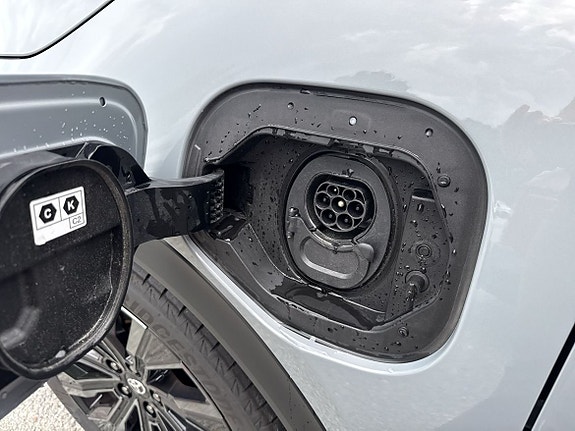 Toyota C-HR+ 13 of 18