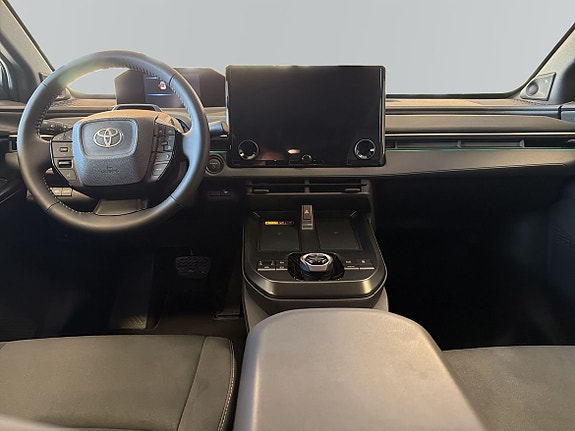 Toyota C-HR+ 8 of 18