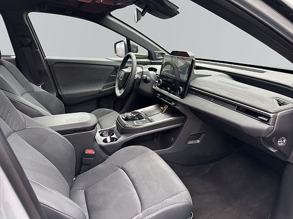 Toyota C-HR+ 6 of 18