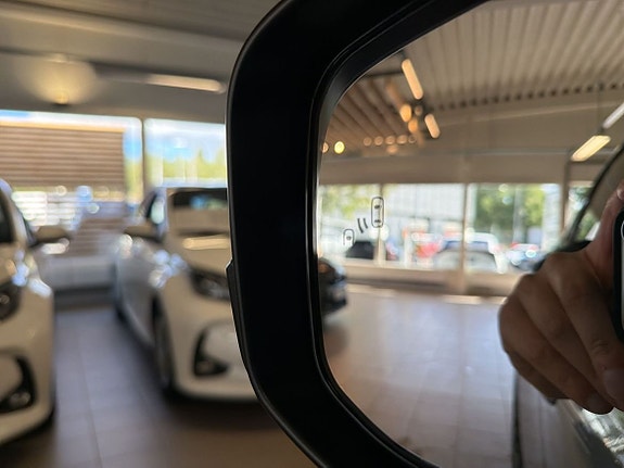 Toyota C-HR+ 17 of 18