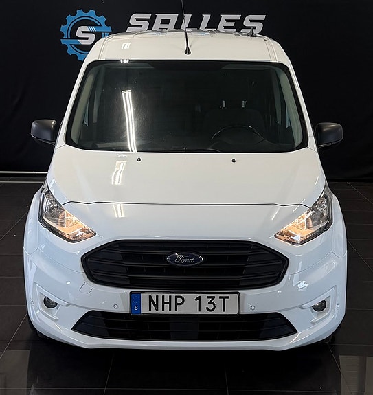 Ford Transit Connect 3 of 5